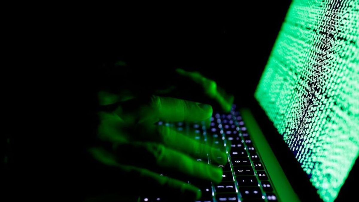La madre de un 'hacker' accede al ordenador del director de una prisión sin saber nada de seguridad cibernética