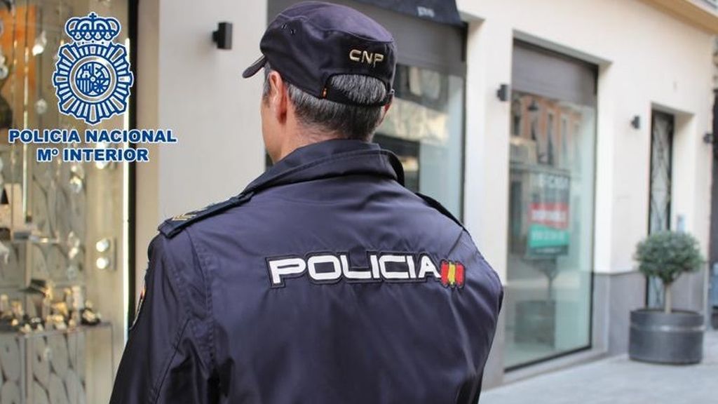 Un entrenador de fútbol sala en Salamanca ha sido detenido por abusos sexuales a un menor Un entrenador de fútbol sala en Salamanca ha sido detenido por abusos sexuales a un menor