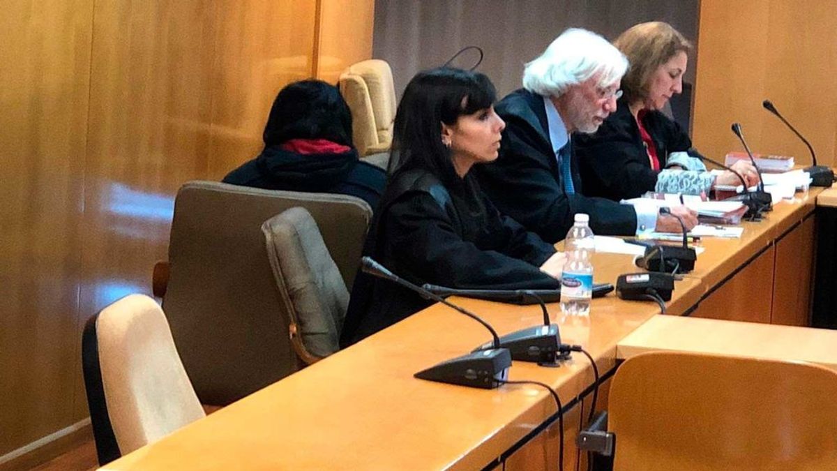 El jurado considera culpable a la mujer que mató a puñaladas a su bebé en Alcalá de Henares El jurado considera culpable a la mujer que mató a puñaladas a su bebé en Alcalá de Henares