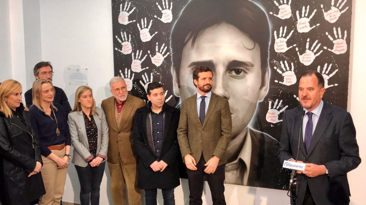 Casado e Iturgaiz ensayan en Ermua la estratragía electoral del PP para las autónomicas vascas. Casado e Iturgaiz ensayan en Ermua la estratragía electoral del PP para las autónomicas vascas.