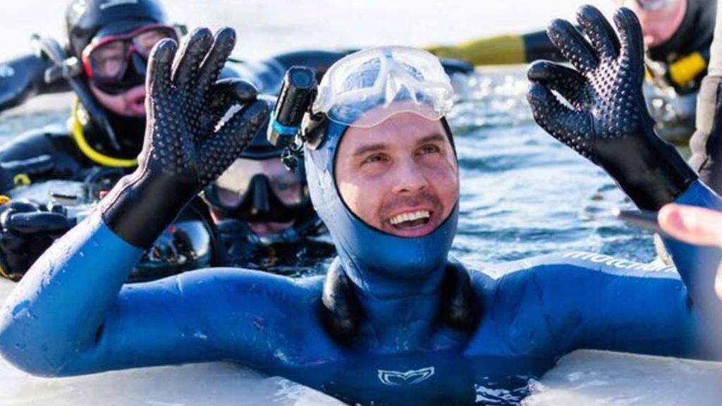 Deportista ruso bate récord del mundo de apnea dinámica
