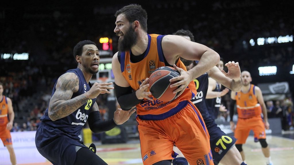 El Valencia Basket tropieza ante el Fenerbahçe en una lucha directa por el play off (86-93)