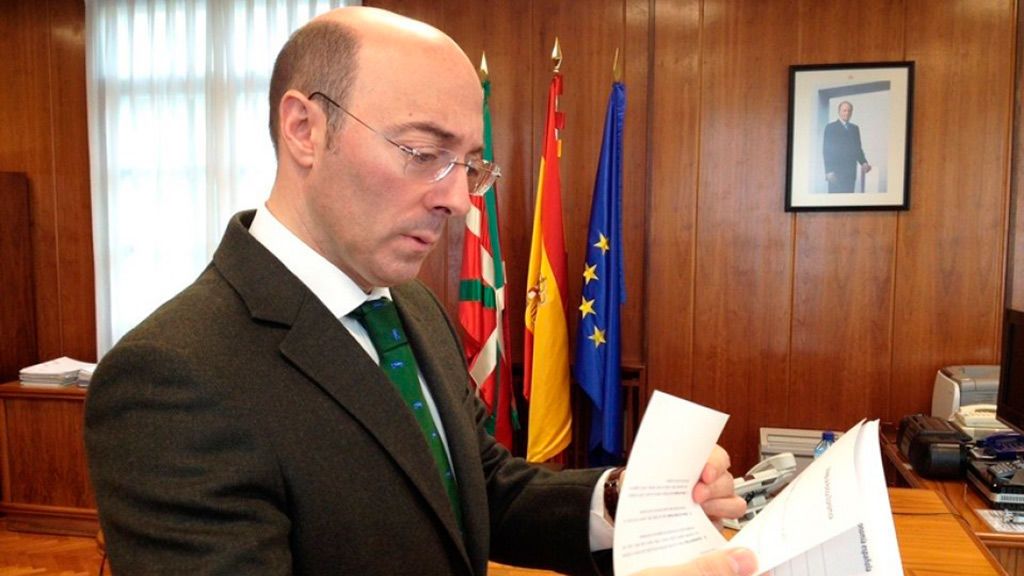 El PP recupera a Urquijo, ex delegado del Gobierno, como candidato por Álava para las autonómicas El PP recupera a Urquijo, ex delegado del Gobierno, como candidato por Álava para las autonómicas