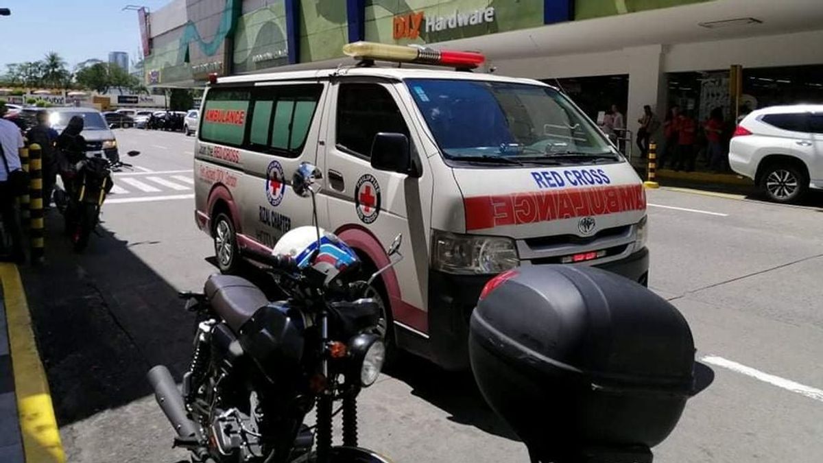 Un antiguo guardia de seguridad armado se atrinchera en un centro comercial de Filipinas con 30 rehenes