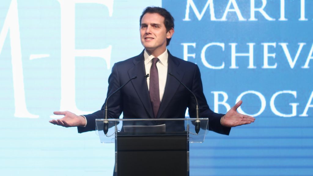 Albert Rivera reaparece y habla del embarazo de Malú: "Me hace muchísima ilusión cambiar pañales"