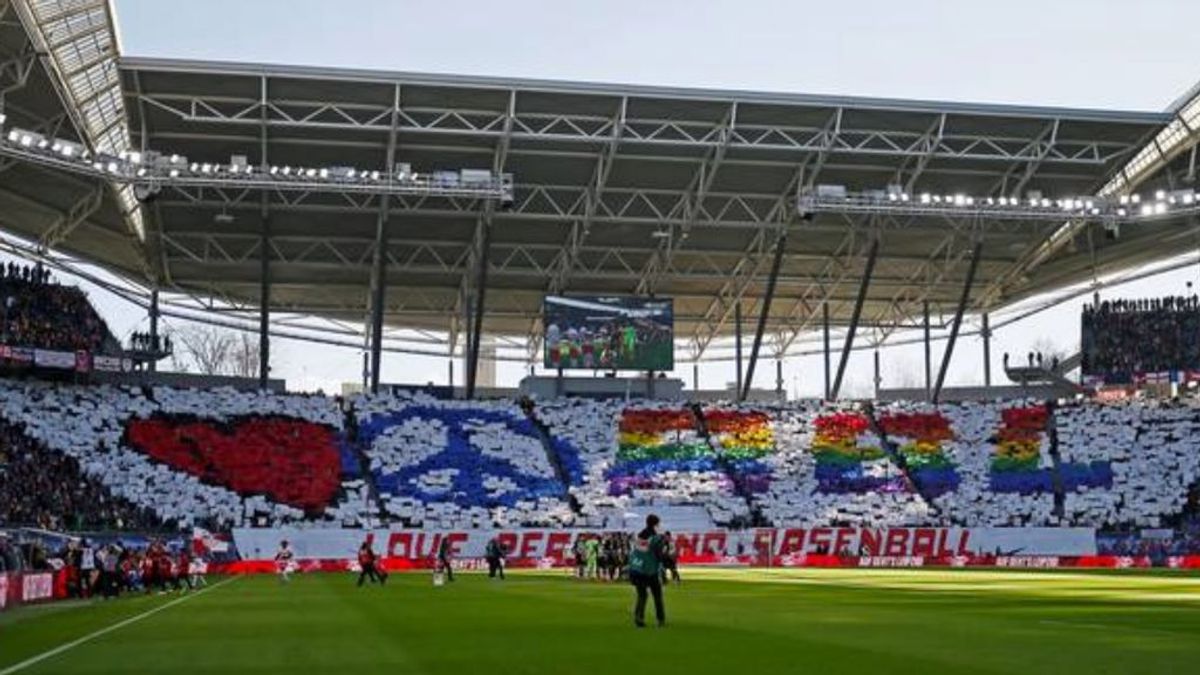 Expulsan a un grupo de aficionados asiáticos del estadio del Leipzig por miedo al coronavirus: "Eres japonés, estás infectado"