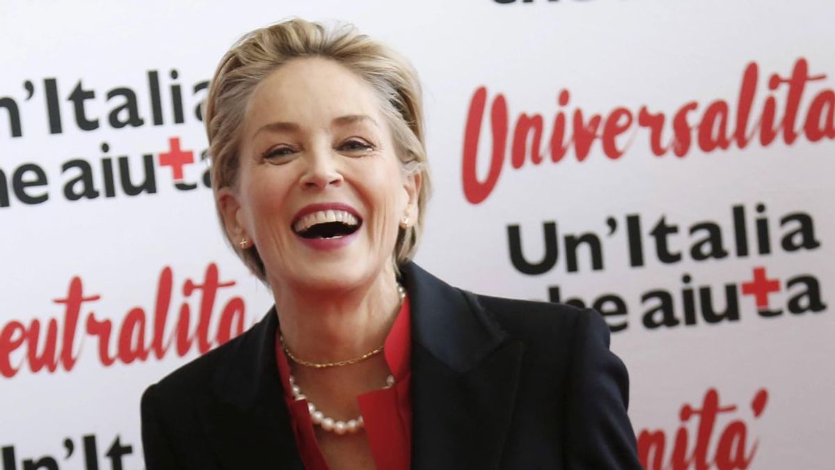 Sharon Stone o el fin del prejuicio de ligar por apps pasados los 50:  "Busco cuidados y amor, como cuaquiera"