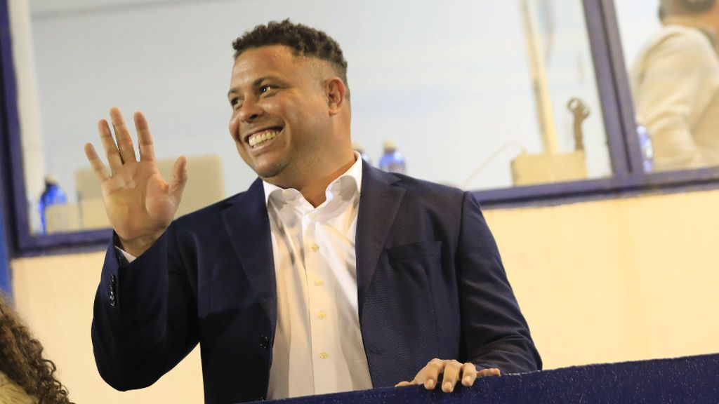 La última y peculiar prima de Ronaldo a los jugadores del Valladolid: un Iphone y dos billetes de avión La última y peculiar prima de Ronaldo a los jugadores del Valladolid: un Iphone y dos billetes de avión