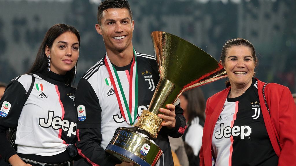 La madre de Cristiano Ronaldo sufre un ictus: la familia que arropa a Dolores Aveiro en estos momentos