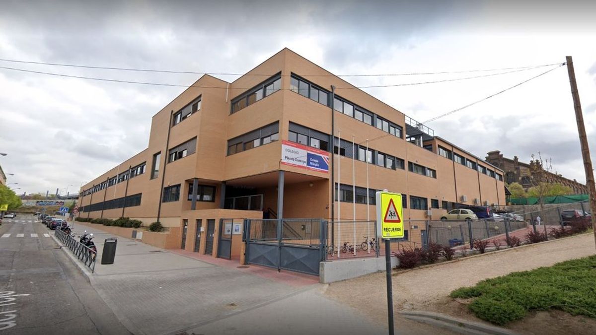 Más de 1.300 firmas piden que se cambie el nombre del colegio 'Plácido Domingo' de Arganzuela (Madrid) Más de 1.300 firmas piden que se cambie el nombre del colegio 'Plácido Domingo' de Arganzuela (Madrid)