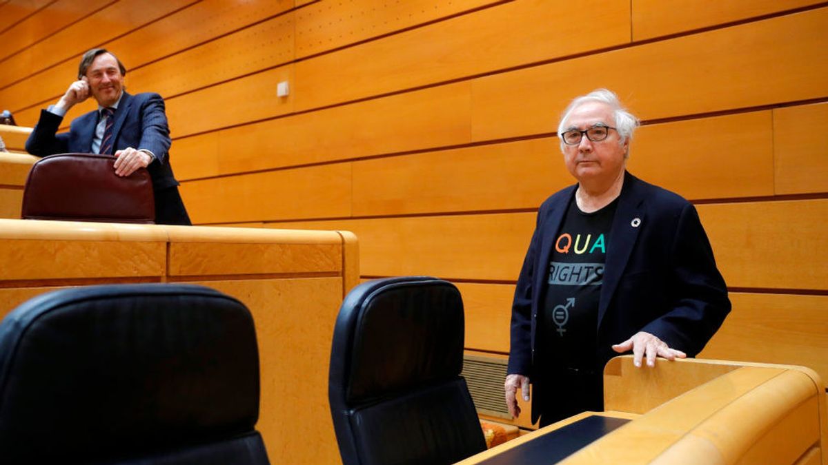 Manuel Castells y Rafael Hernando, en el pleno del Senado Manuel Castells y Rafael Hernando, en el pleno del Senado