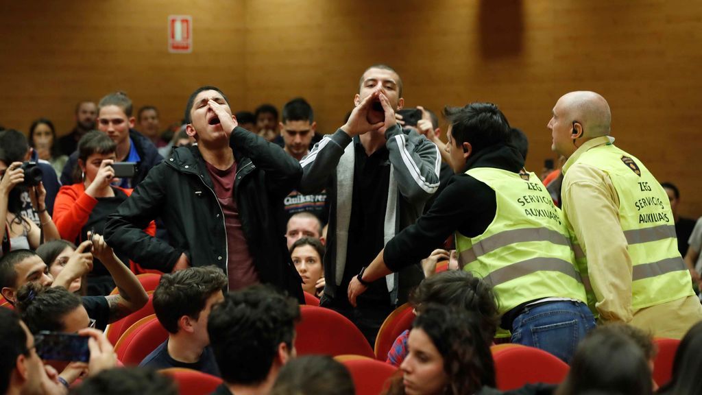 Protesta contra Iglesias en la Facultad Protesta contra Iglesias en la Facultad