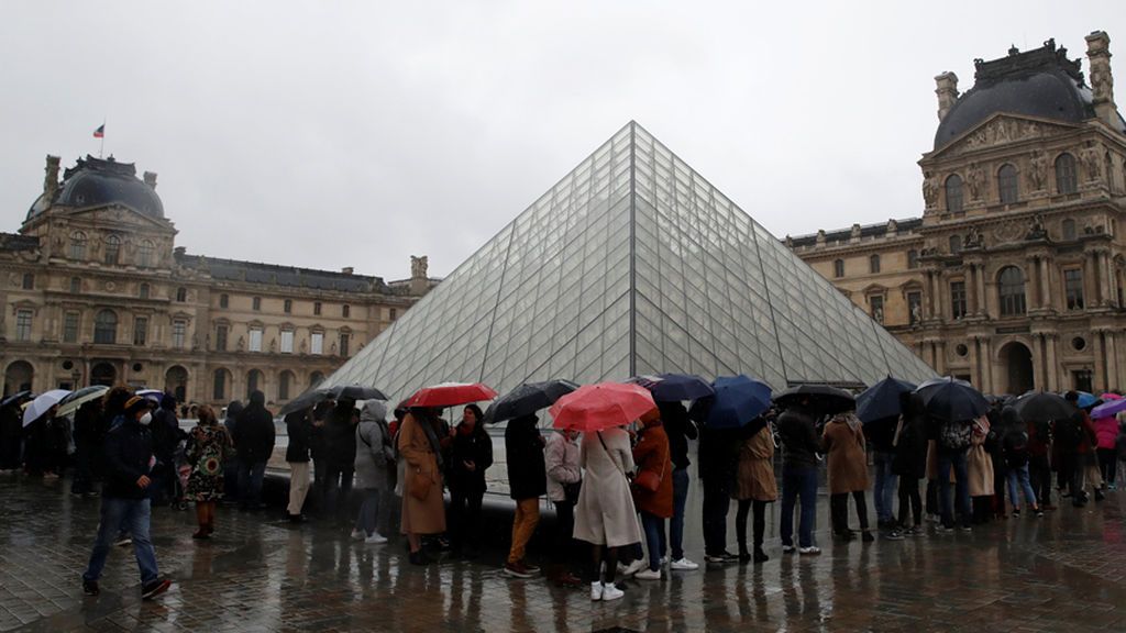 paris-louvre