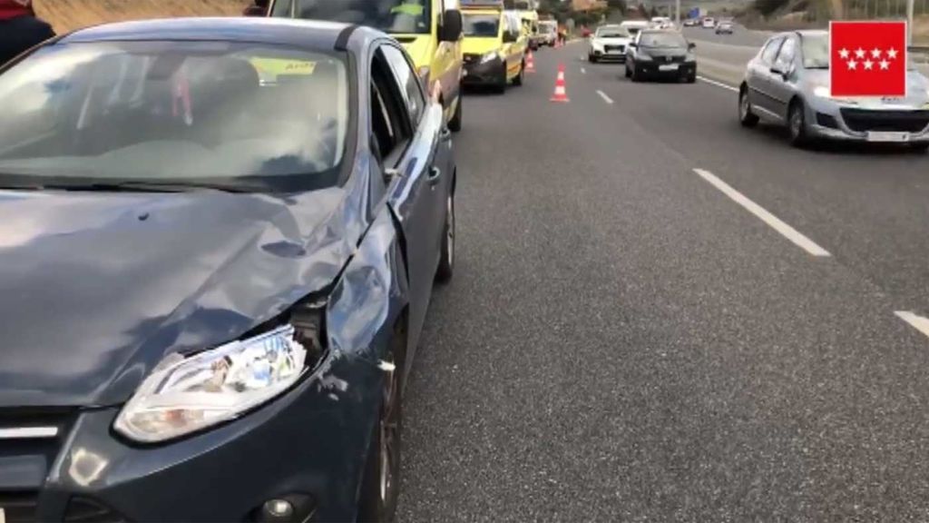 Muere una mujer al cruzar una carretera secundaria en Madrid