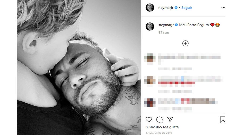 Neymar y su hijo Lucca son inseparables.