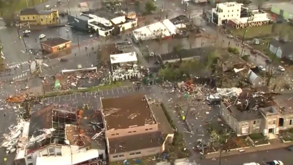 Varios tornados dejan 25 fallecidos en Nashville,