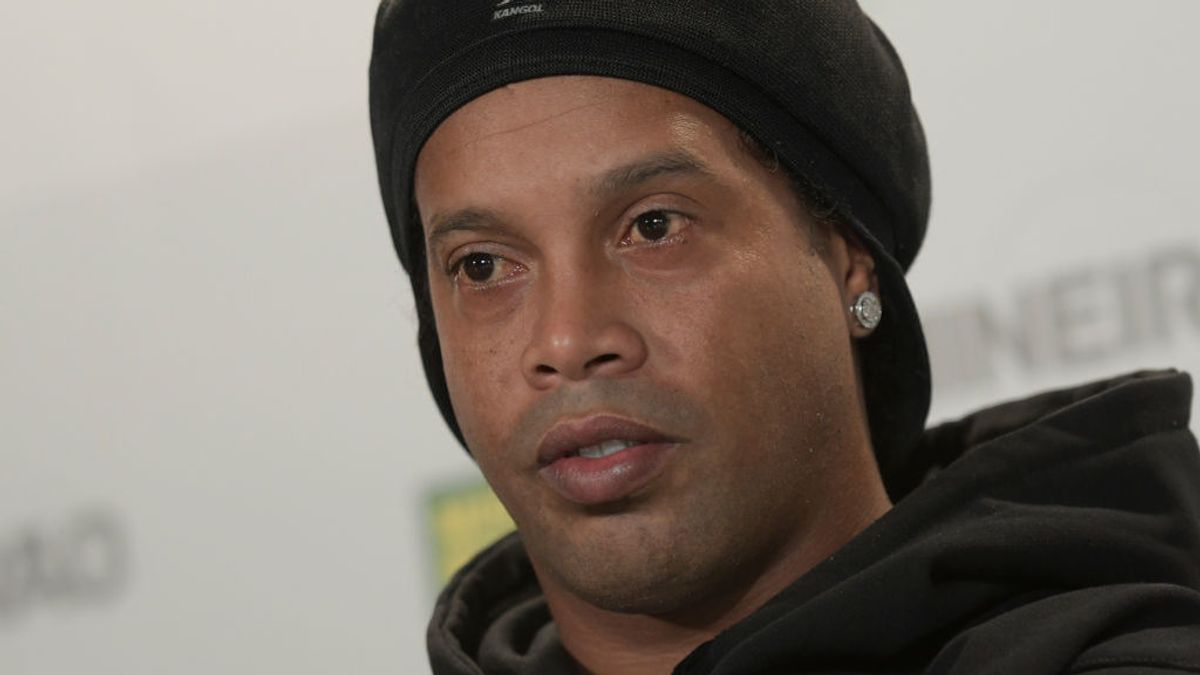 Ronaldinho, detenido en Paraguay por entrar con un pasaporte falso Ronaldinho, detenido en Paraguay por entrar con un pasaporte falso