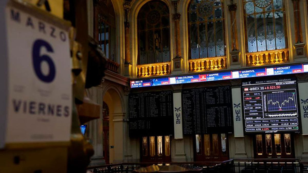 El Ibex 35 cae un 2% en la apertura tras descensos en Wall Street y Asia El Ibex 35 cae un 2% en la apertura tras descensos en Wall Street y Asia