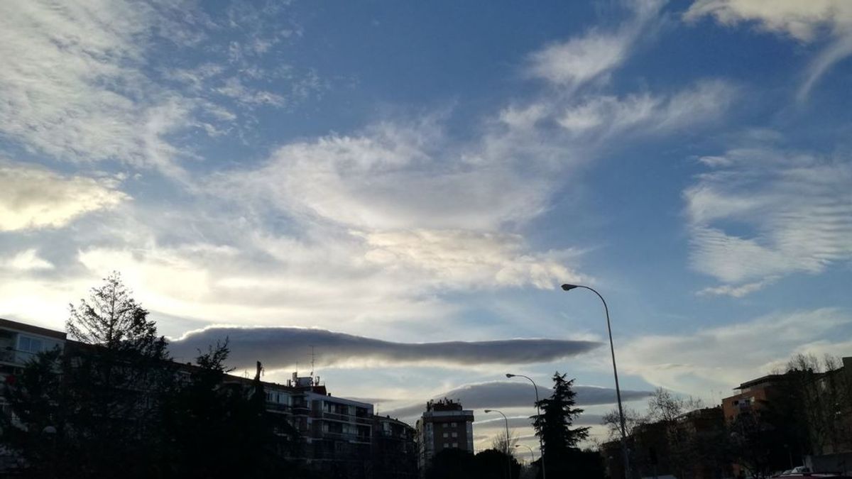 Nubes onduladas paralelas: el tiempo que predicen que va a hacer
