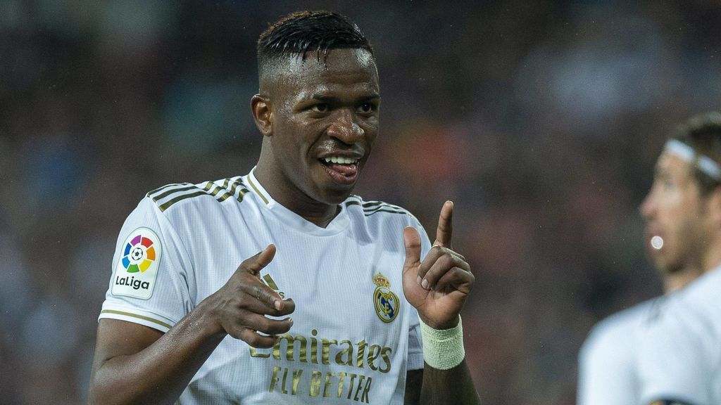 El cambio radical de Vinicius en el Madrid: de calentar el banquillo, a ser un imprescindible