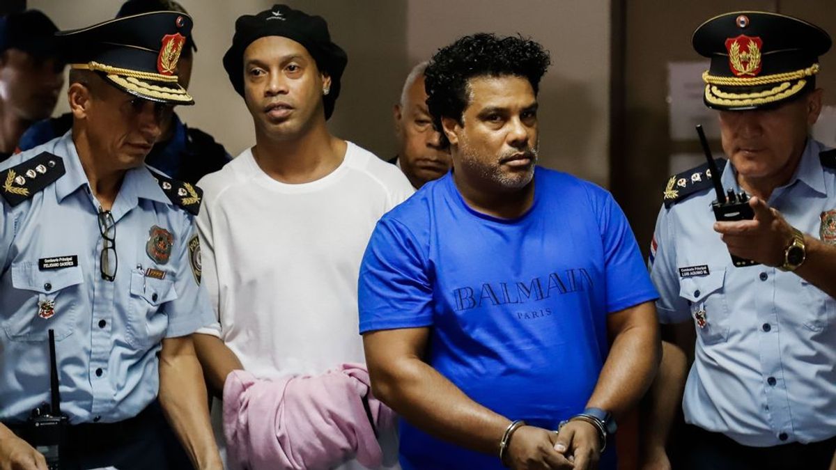 Ronaldinho, en prisión preventiva por haber entrado a Paraguay con pasaportes falsos