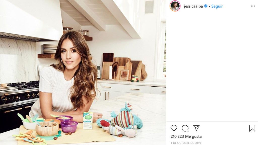 2_Jessica Alba