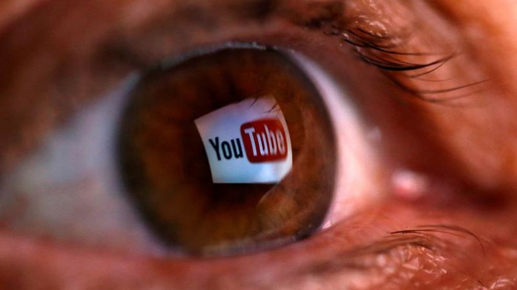 Reflejo del logo de Youtube