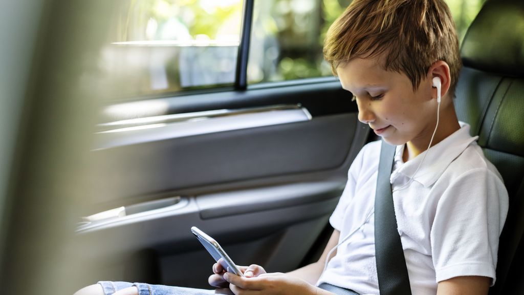 Cómo y dónde deben viajar los niños en el coche