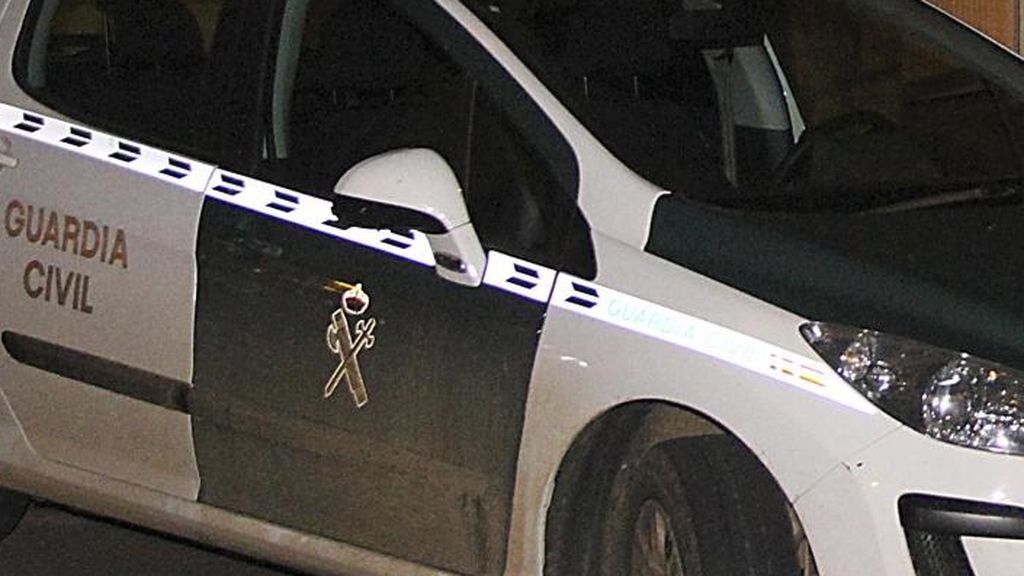 Mata presuntamente de un disparo a su mujer en Villanueva de  Castellón