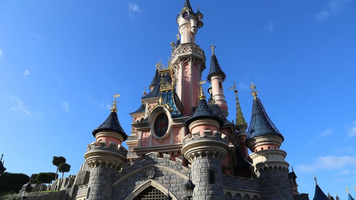 Disneyland París seguirá abierto tras el positivo en coronavirus de uno de sus trabajadores