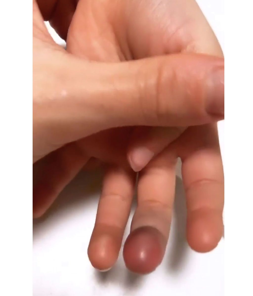 El dedo de Valeria
