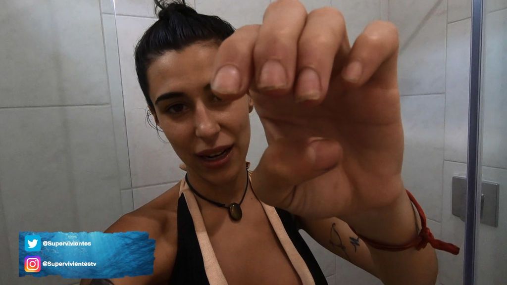 La primera ducha: "Me rasco y las uñas salen llenas de mierda"