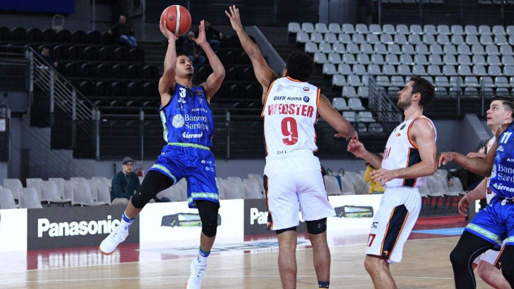 El Dinamo Sassari regresa a Italia tras enterarse que no jugará a puerta cerrada ante el Burgos: "España es Italia hace un mes" El Dinamo Sassari regresa a Italia tras enterarse que no jugará a puerta cerrada ante el Burgos: "España es Italia hace un mes"