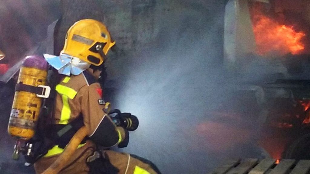 Un muerto tras la explosión de una bombona de butano en una casa de Barcelona