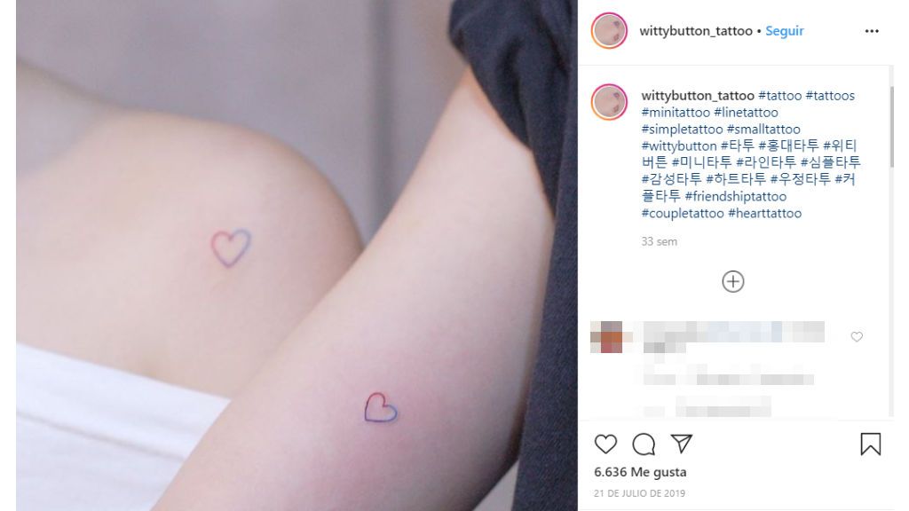 Tatuaje de dos corazones.