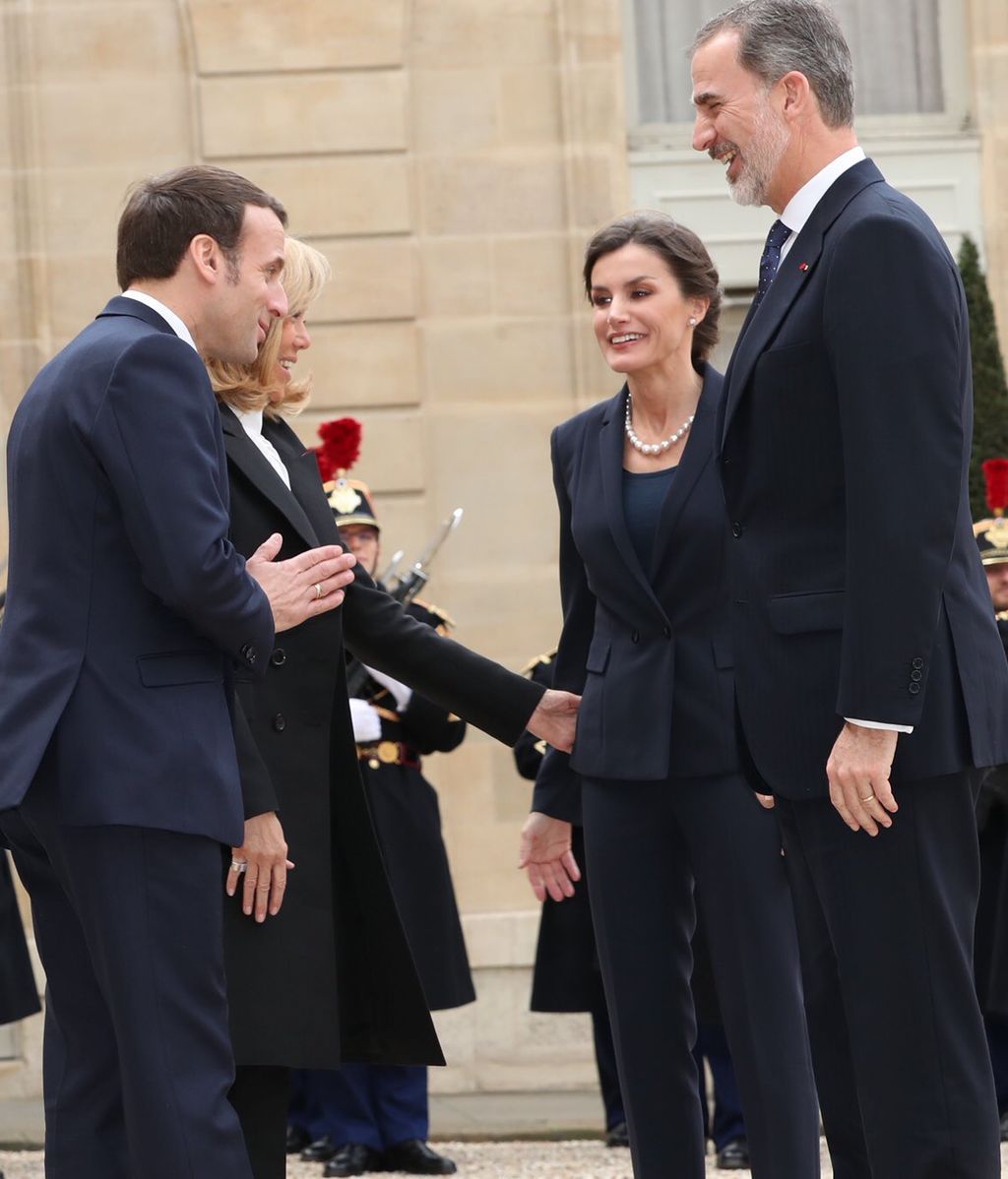 namasté macron