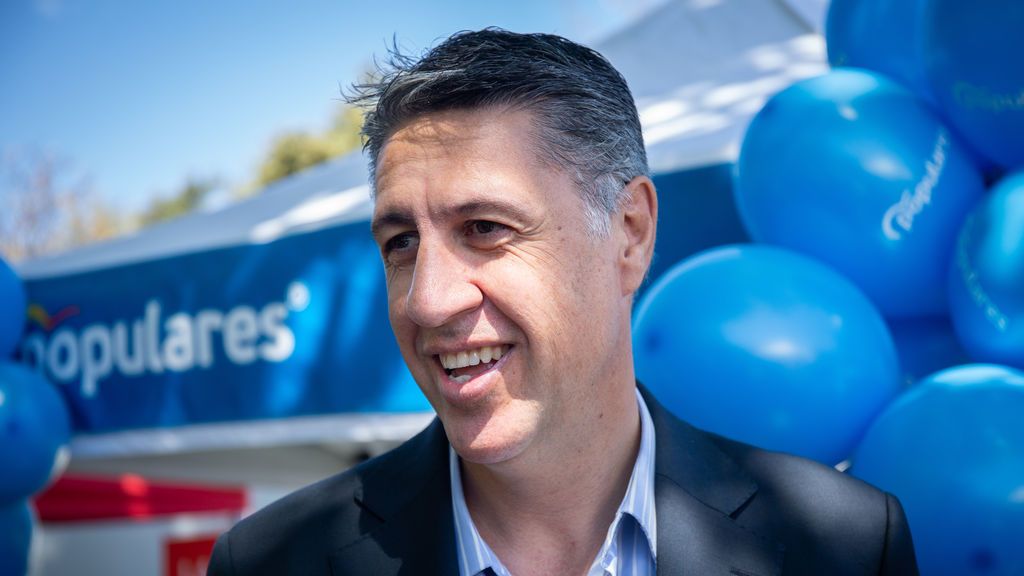 García Albiol acusa al alcalde de Badalona de precintar un colegio y dejar encerrados a trabajadores de limpieza García Albiol acusa al alcalde de Badalona de precintar un colegio y dejar encerrados a trabajadores de limpieza