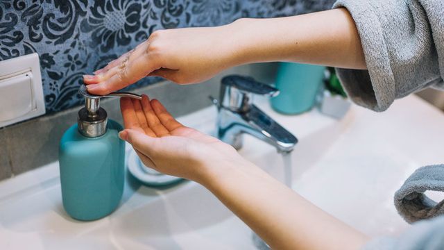 Cómo hacer gel desinfectante en casa - Uppers