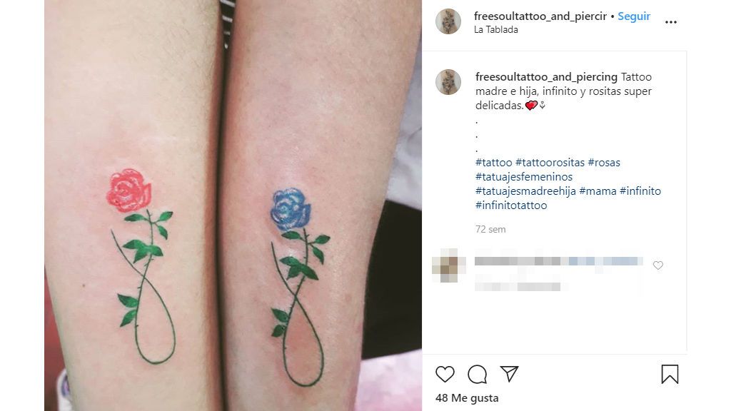 Tatuaje de flores.