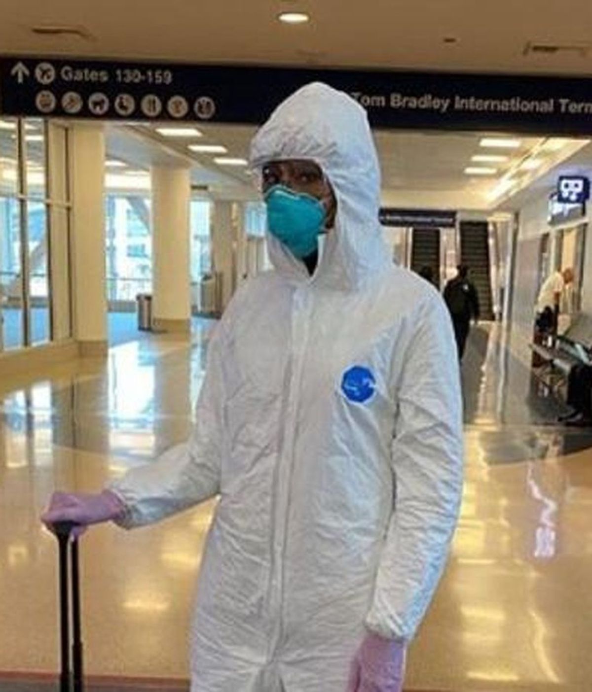 Naomi Campbell se blinda contra el coronavirus antes de viajar