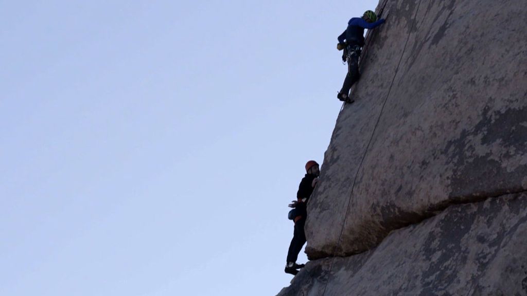 Tensión y mucha impresión en la escalada de Sergio Boixo y Calleja: "Esto da miedo"