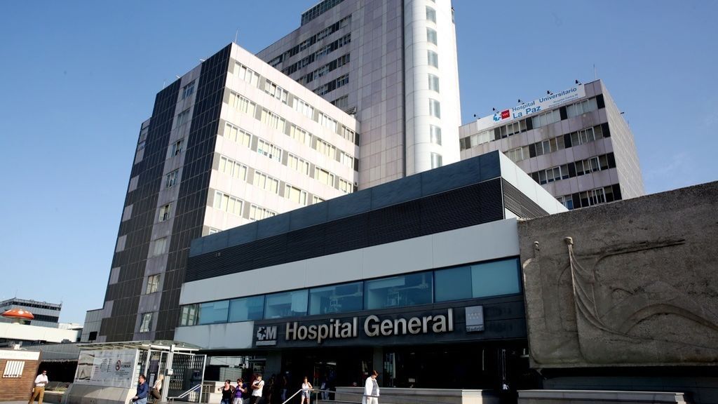 El Ejército monta un hospital de campaña en el gimnasio de La Paz para hacer frente al coronavirus El Ejército monta un hospital de campaña en el gimnasio de La Paz para hacer frente al coronavirus
