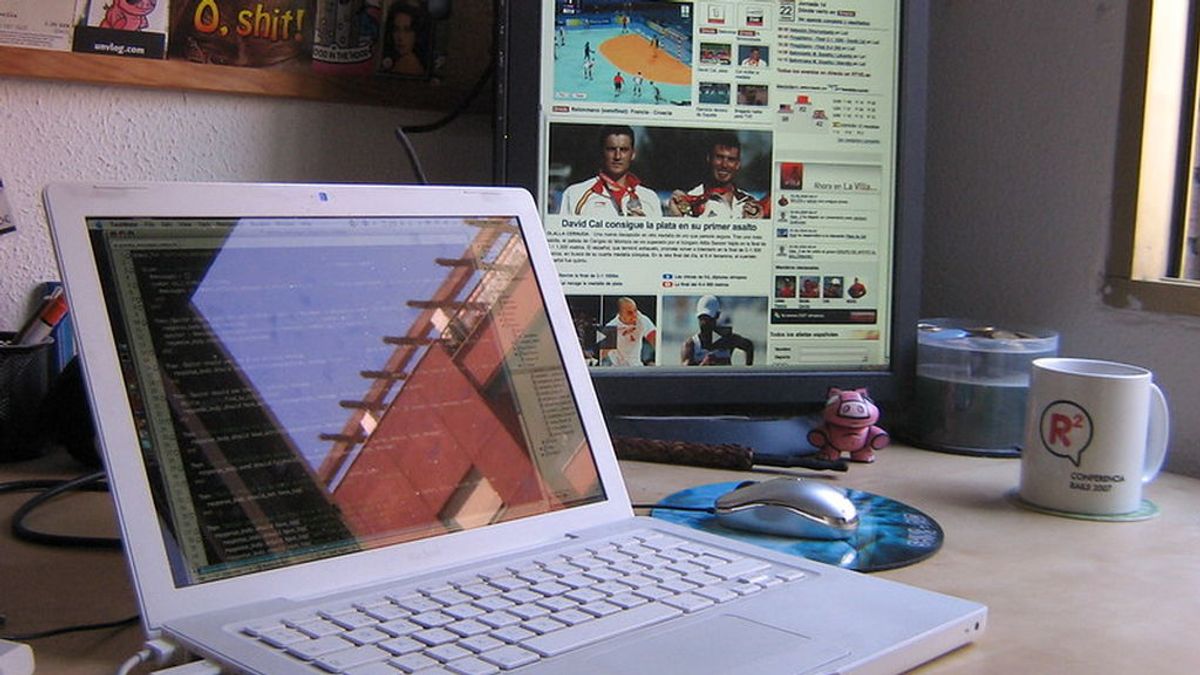 Cómo teletrabajar y no morir en el intento: Guía básica para principiantes Cómo teletrabajar y no morir en el intento: Guía básica para principiantes