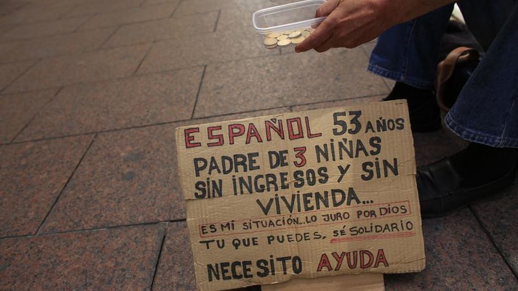 Una persona sin hogar en las calles españolas