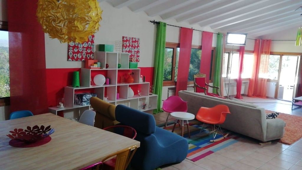 'La Casa de los Tronistas' lista para la convivencia