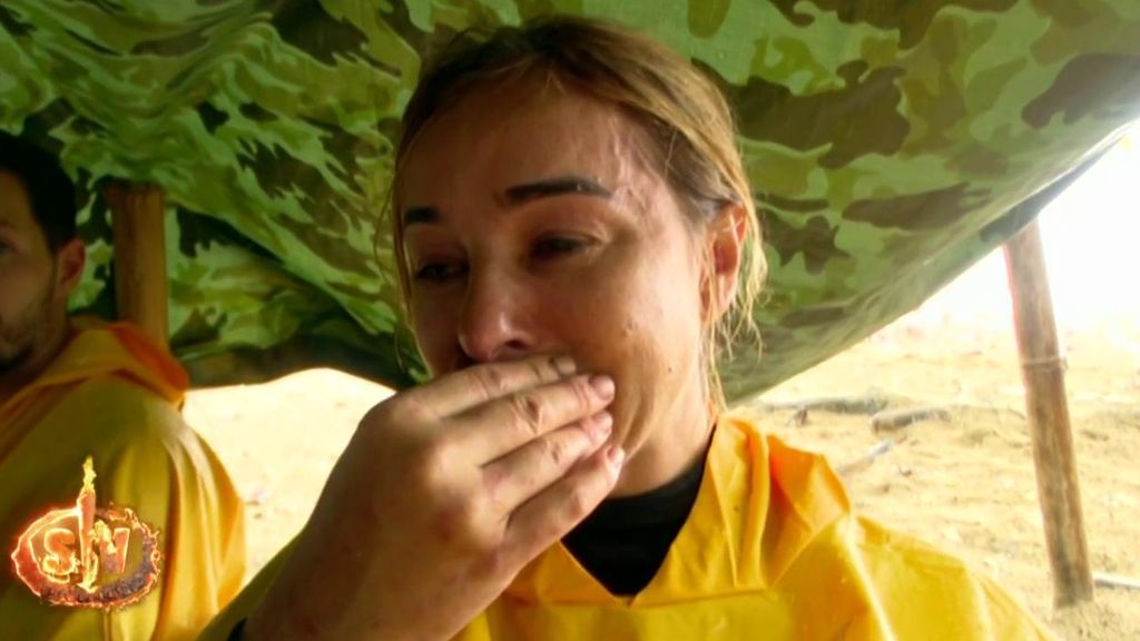 Ana María Aldón llorando