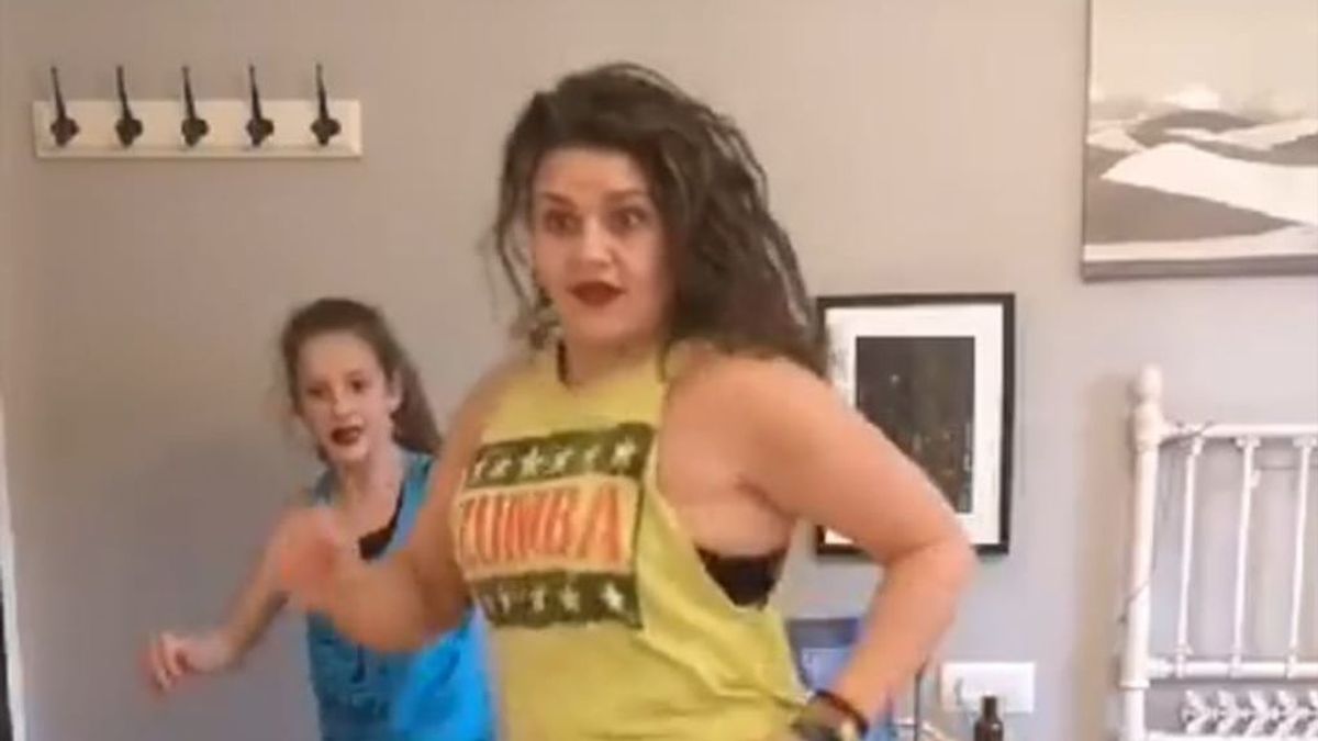 Clases virtuales de Zumba para afrontar el aislamiento:"Ha participado gente de toda España" Clases virtuales de Zumba para afrontar el aislamiento:"Ha participado gente de toda España"