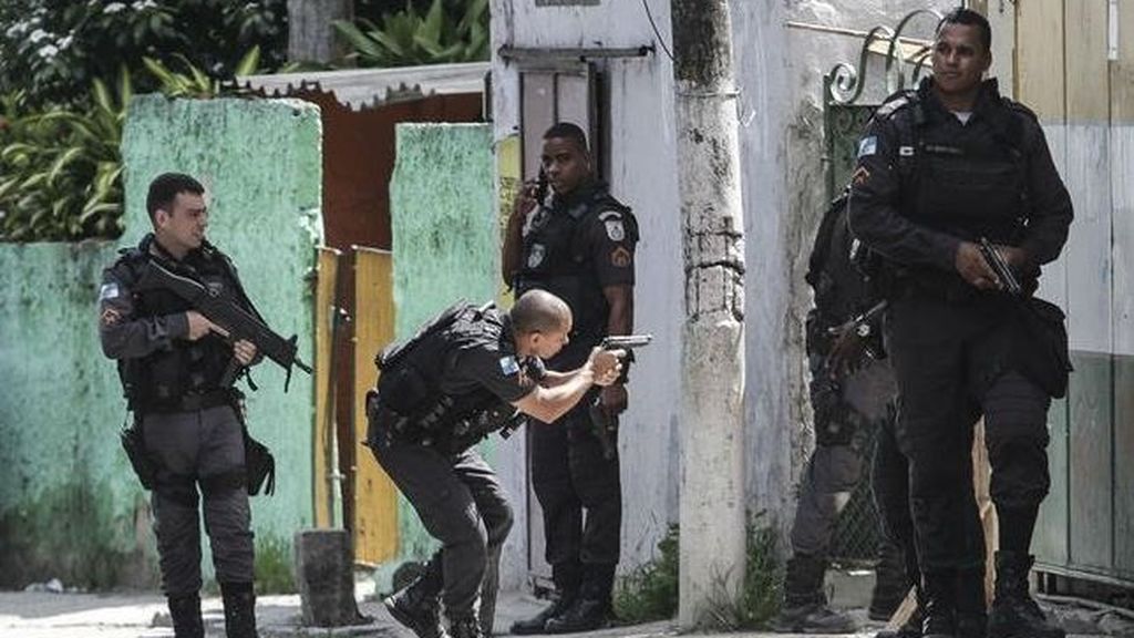Más de mil presos se fugan en Brasil tras suspender los permisos por el coronavirus Más de mil presos se fugan en Brasil tras suspender los permisos por el coronavirus