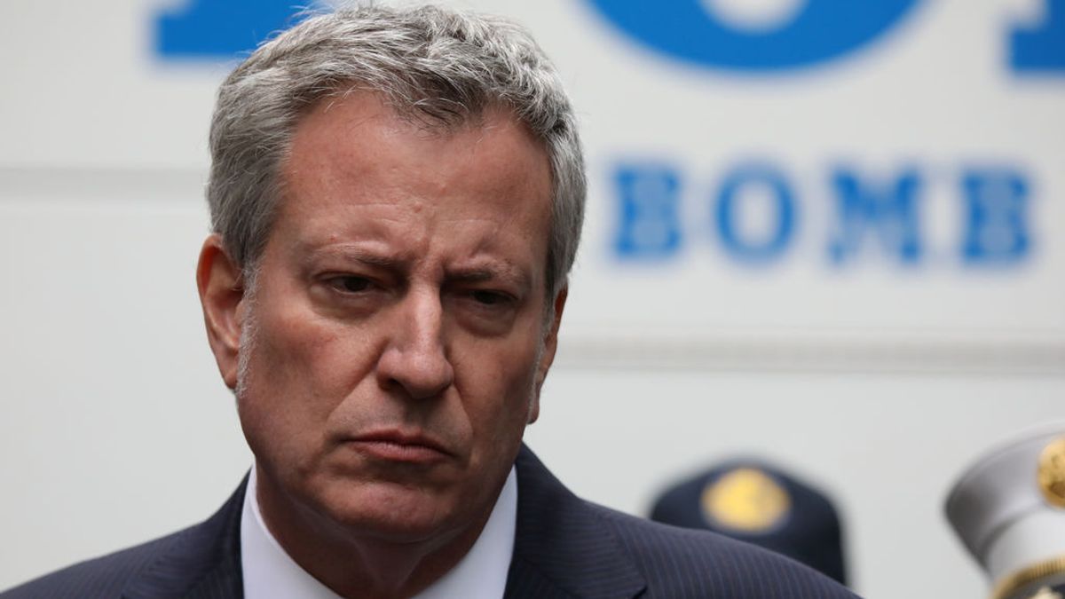 Di Blasio dice a los vecinos que se preparen para el cierre de Nueva York