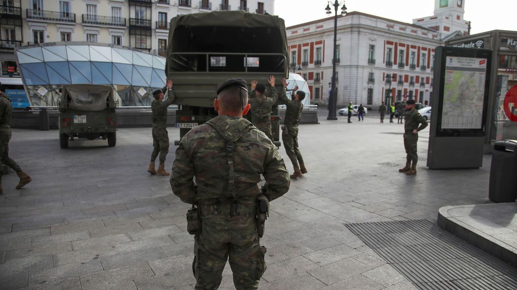 El Ejército se despliega en la Puerta del Sol de Madrid